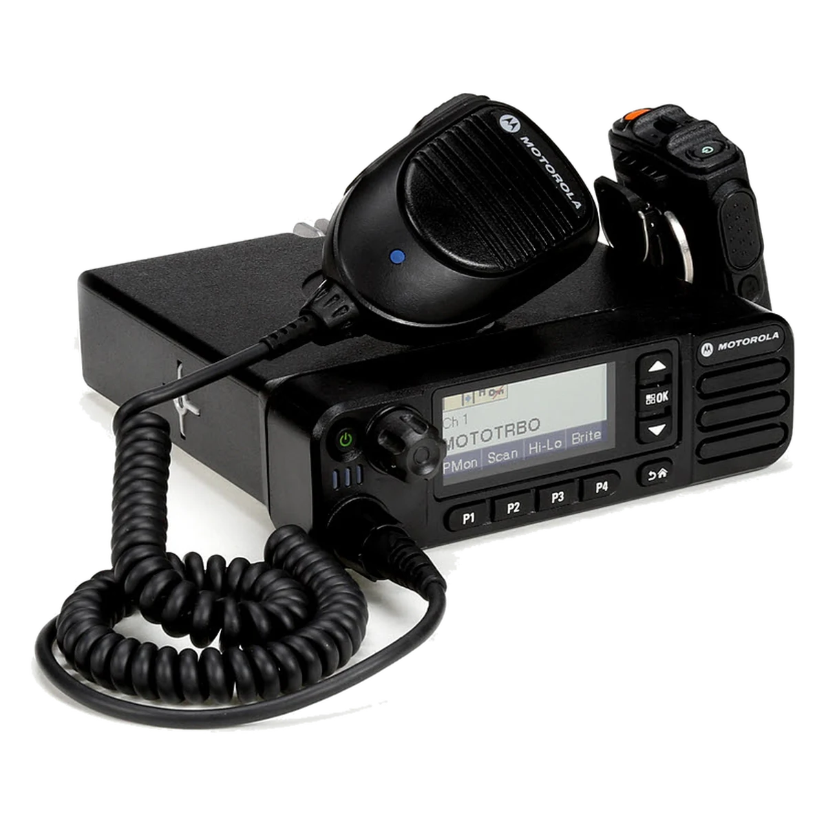 DM4601e — équipé du microphone déporté et de son clip